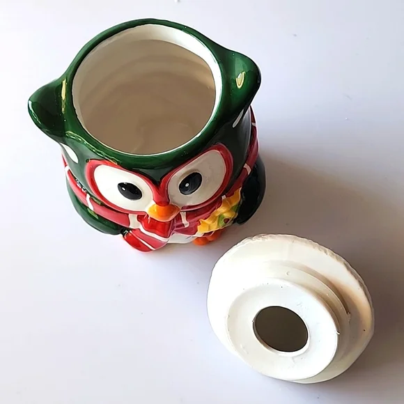 NWT, David's Cookies Christmas Ceramic Cookie Jar. Owl Design. - Picture 11 of 15